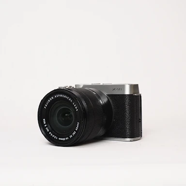 Fujifilm X-M1 + EBC XC 16-50mm f/3,5-5,6 OIS II - Begagnad
