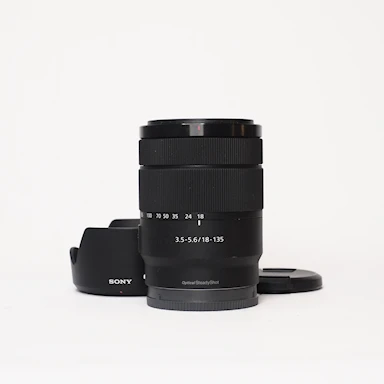 Sony E 18-135mm f/3,5-5,6 OSS - Begagnad