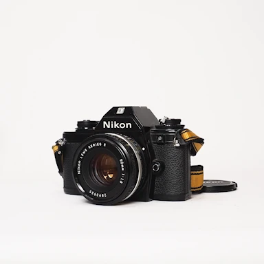 Nikon EM + Nikkor 50mm f/1.8 - Begagnad