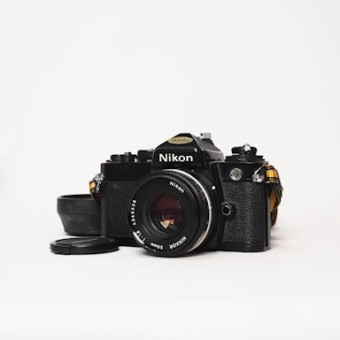 Nikon FE + Nikkor 50mm f/1.8 - Begagnad